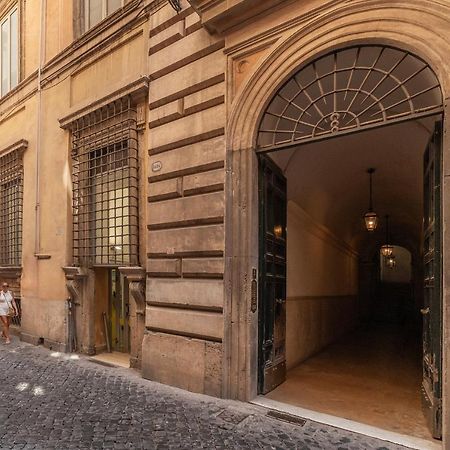 Pantheon Apartment - L'Angolo Nascosto Dei Quadri Rome Exterior photo